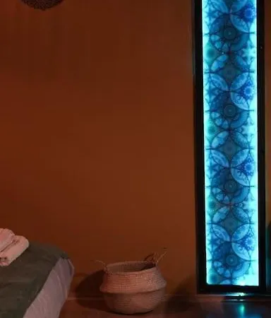 Sahara With Shared Bathroom In Centre *