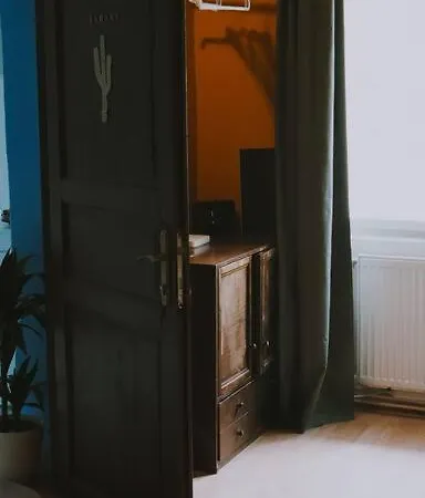 Daire Sahara With Shared Bathroom In Centre Bratislava