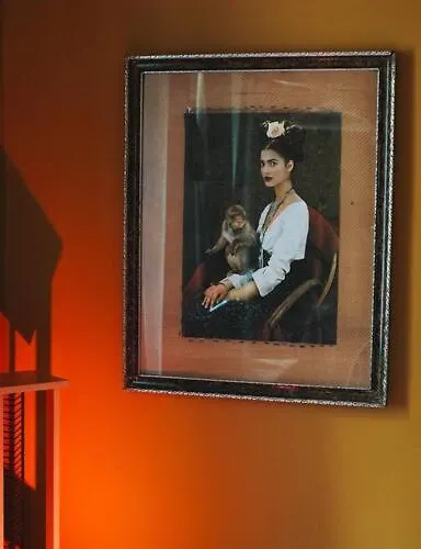 Sahara With Shared Bathroom In Centre *