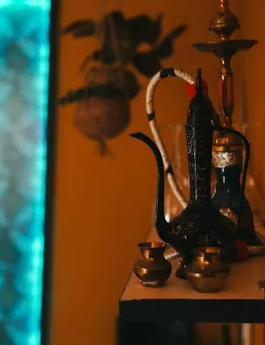 Sahara With Shared Bathroom In Centre