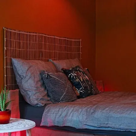 Apartmán Sahara With Shared Bathroom In Centre Bratislava